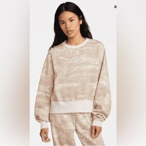 Nike Women’s Semi-Cropped Sweatshirt - Size L - Light Pink & Cream - EUC